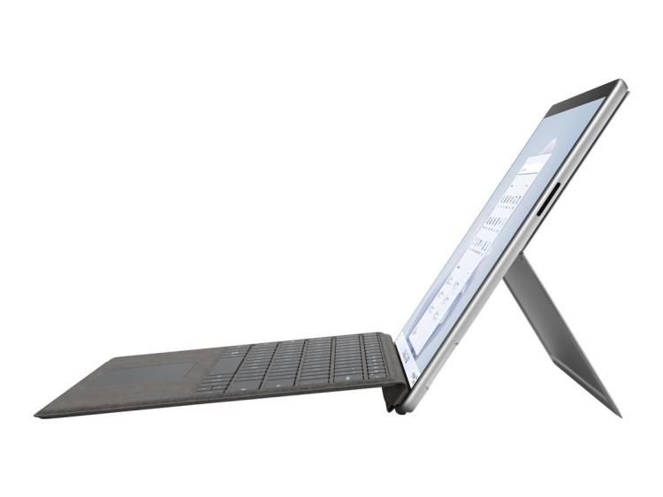 Surface z klawiaturą.jpg
